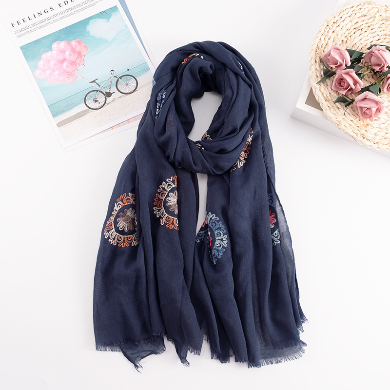 Many Colours Ethnic Embroidery - Shawl Wrap Winter recension och pris